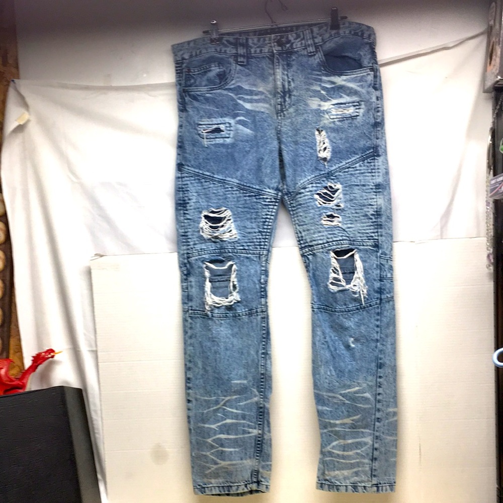Marc Ecko - Cut & Sew 36”x32”Distressed Jean EUC